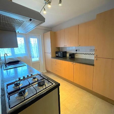 303 Alexandra Avenue Ha2 9Dx Lejlighed Pinner Eksteriør billede