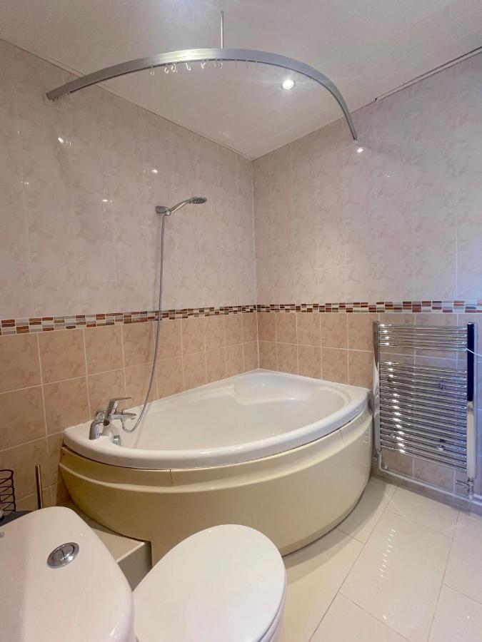303 Alexandra Avenue Ha2 9Dx Lejlighed Pinner Eksteriør billede