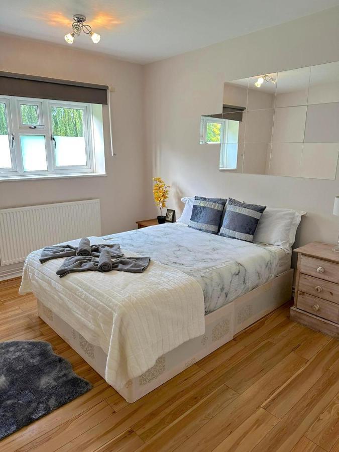 303 Alexandra Avenue Ha2 9Dx Lejlighed Pinner Eksteriør billede